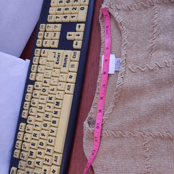 Styles To Go Women CrewNeck Short Sleeve Sweate Beige Size S PreLoved Excellent - Picture 3 of 8